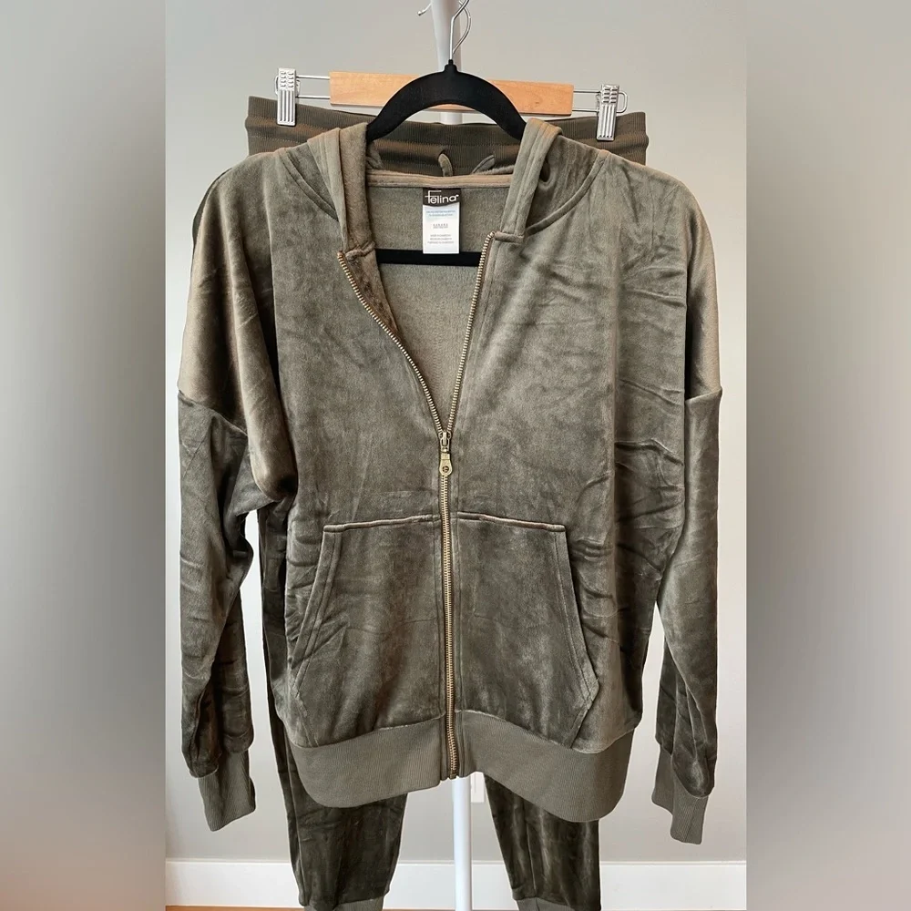 Felina Olive Velour Sweatsuit with Zip-Up Jacket and Jogger Pants - Size Medium - Picture 2 of 9
